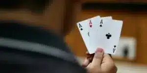 在中欧体育上畅玩桥牌